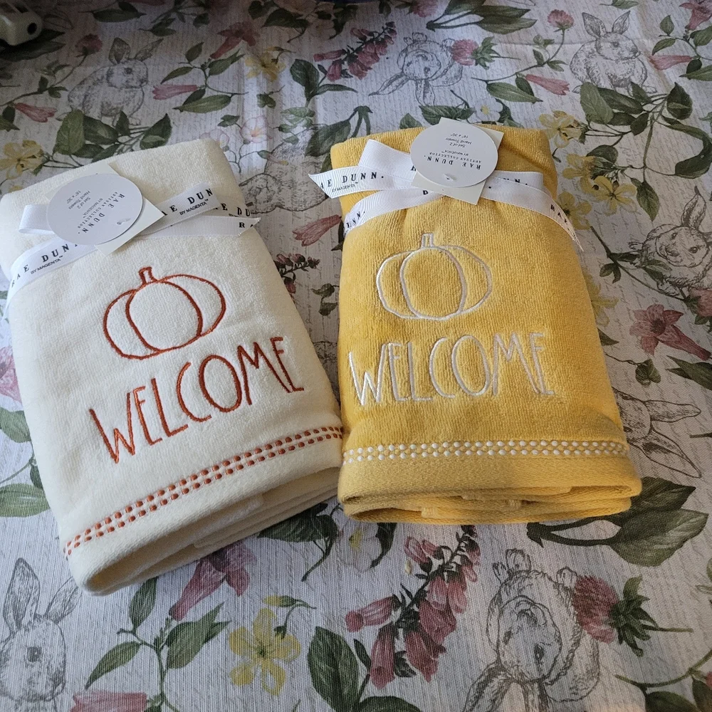 Rae Dunn hand towels set, new